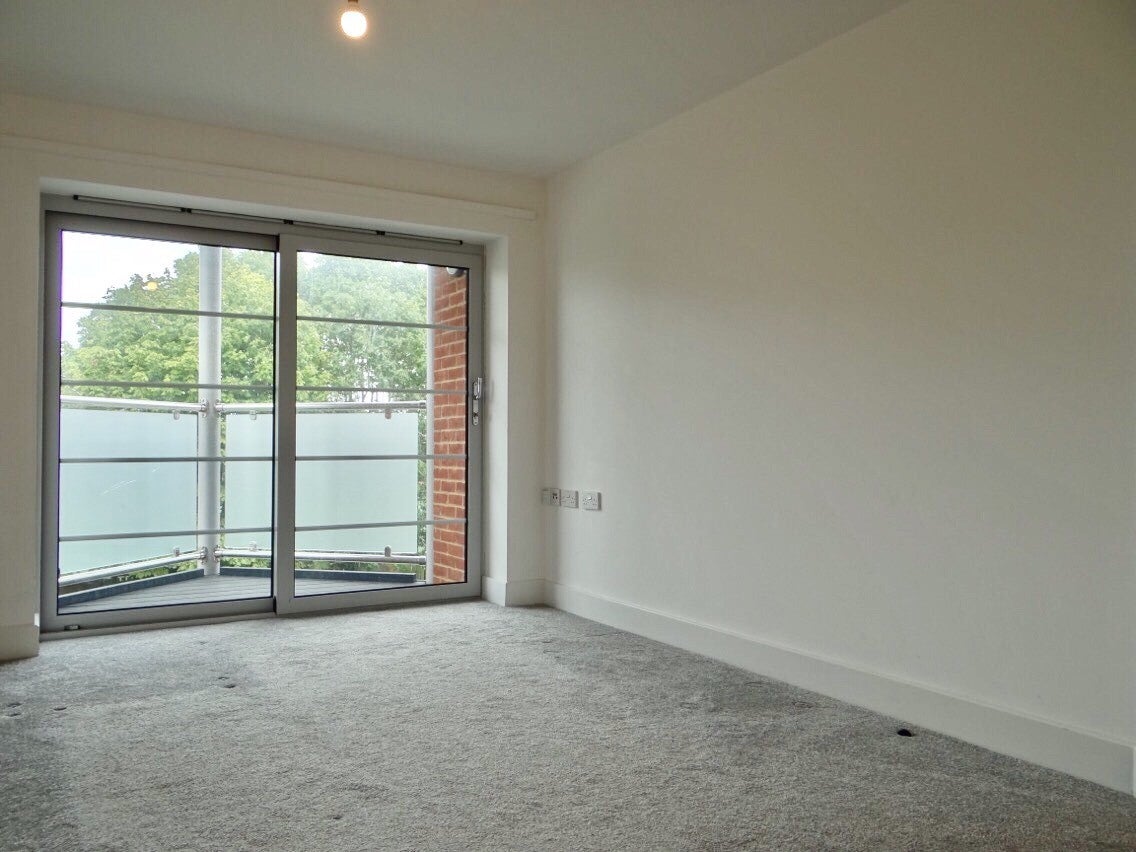 Flat Fratton Road in Portsmouth