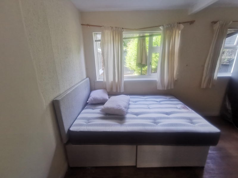 Room Central Grove in Birmingham