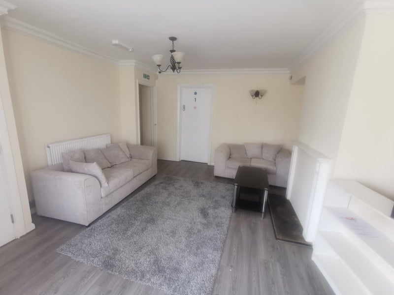 Room Central Grove in Birmingham