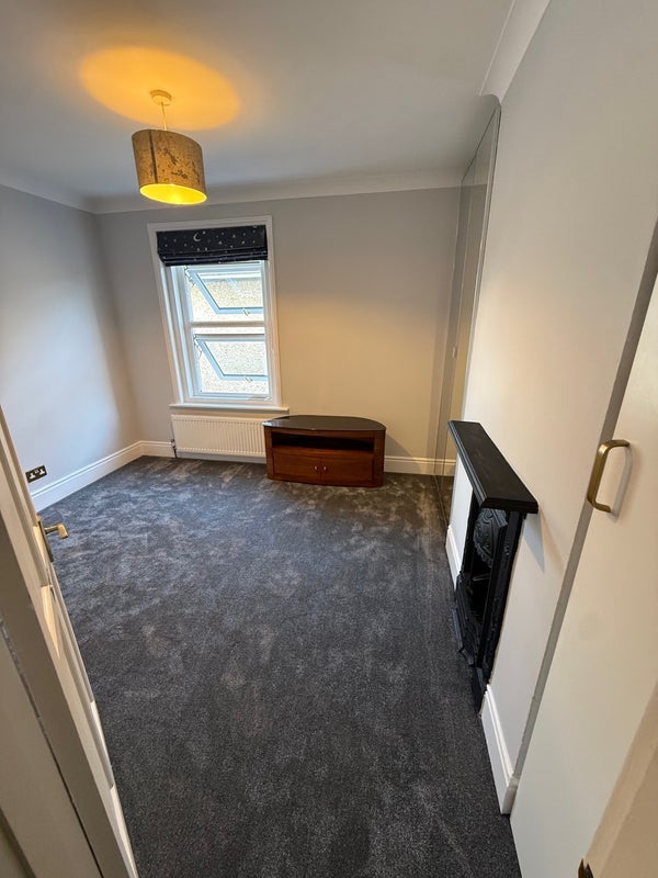 Room Lodge Road in Christchurch