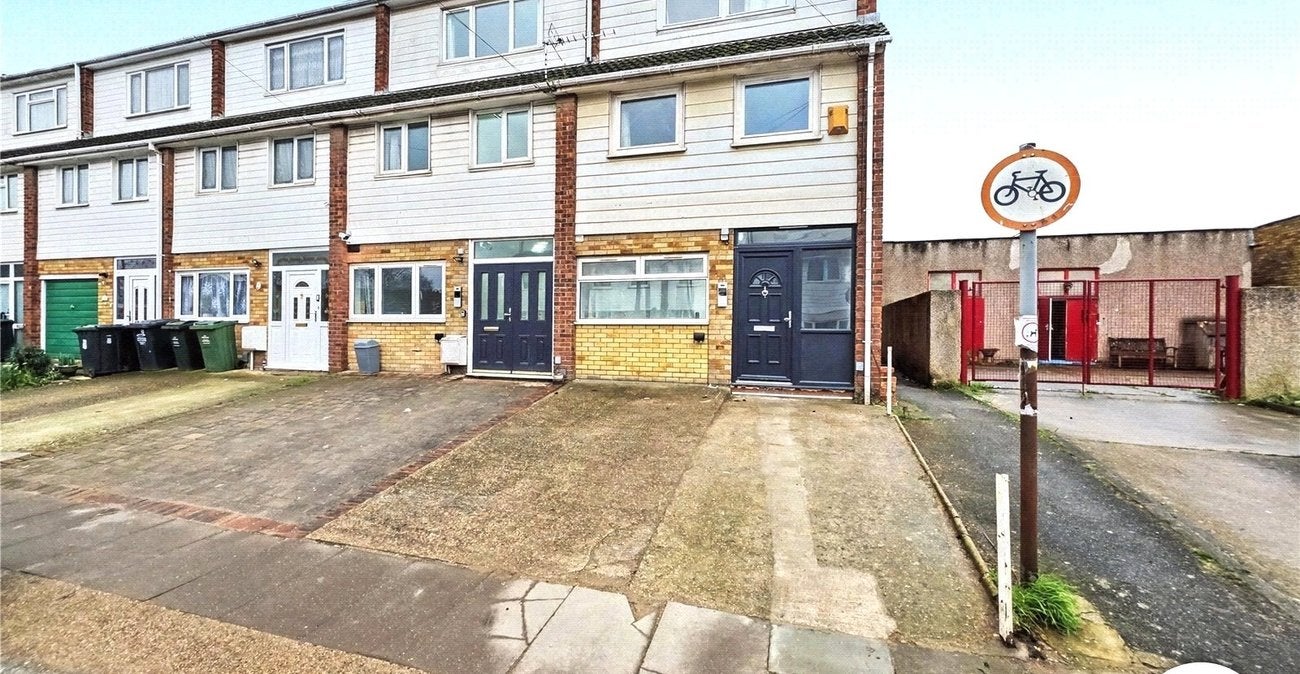 Room Waid Close in Dartford
