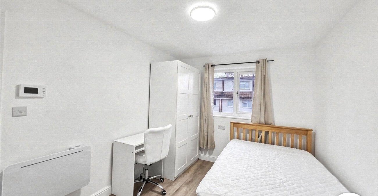 Room Waid Close in Dartford