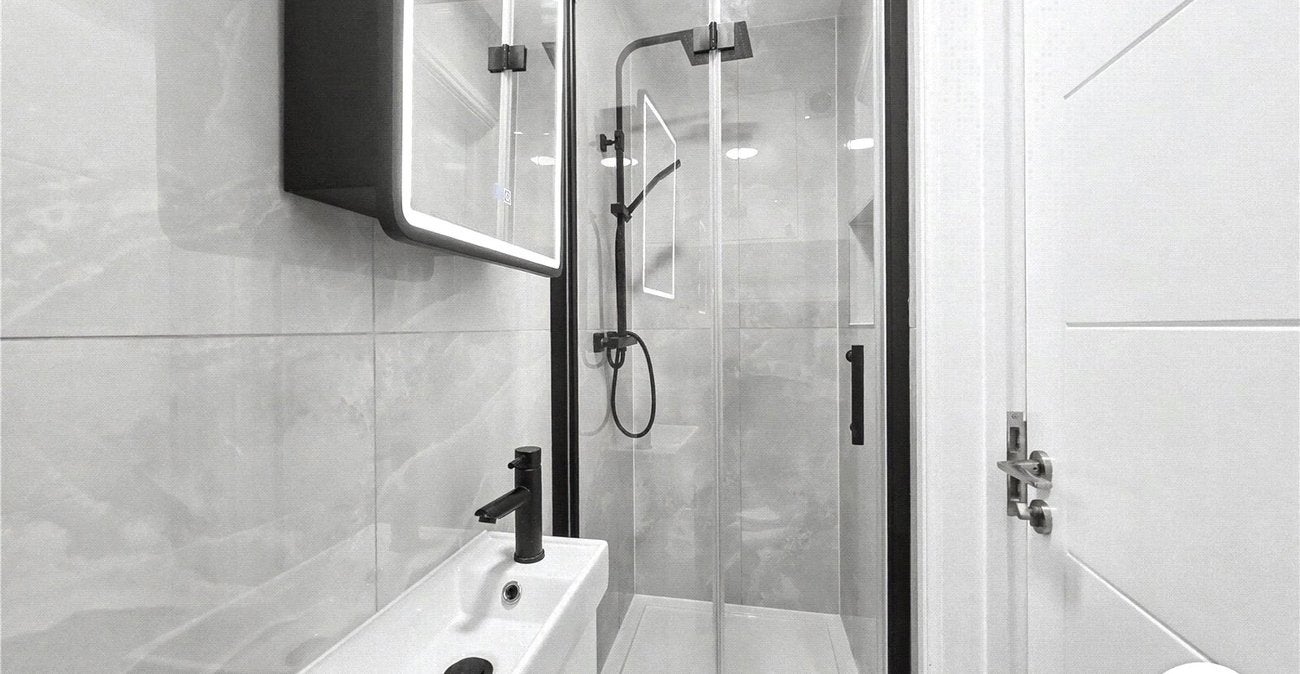 Room Waid Close in Dartford