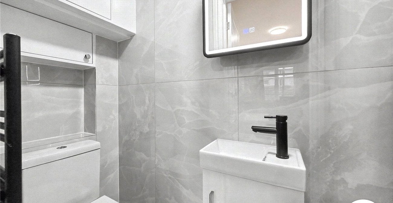 Room Waid Close in Dartford