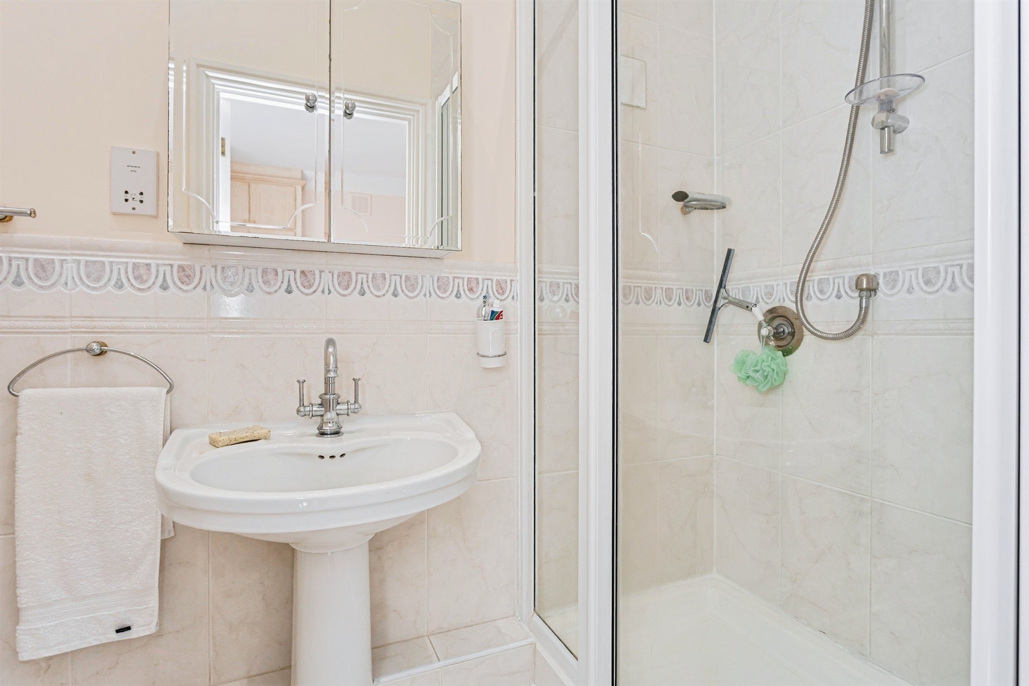 Flat Hett Close in Mid Sussex