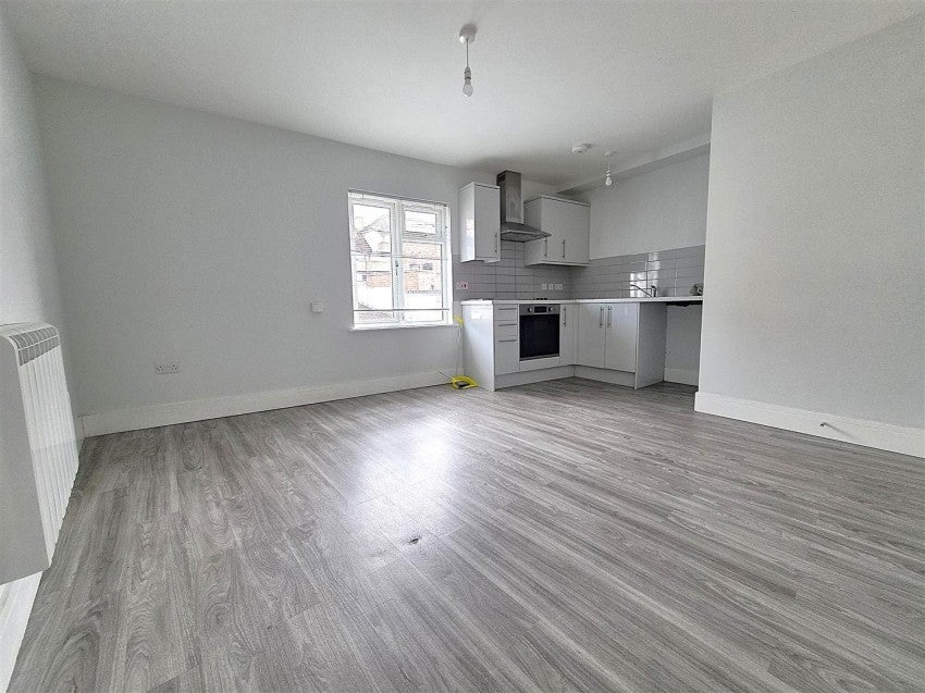 Flat Herbert Road in Greater London