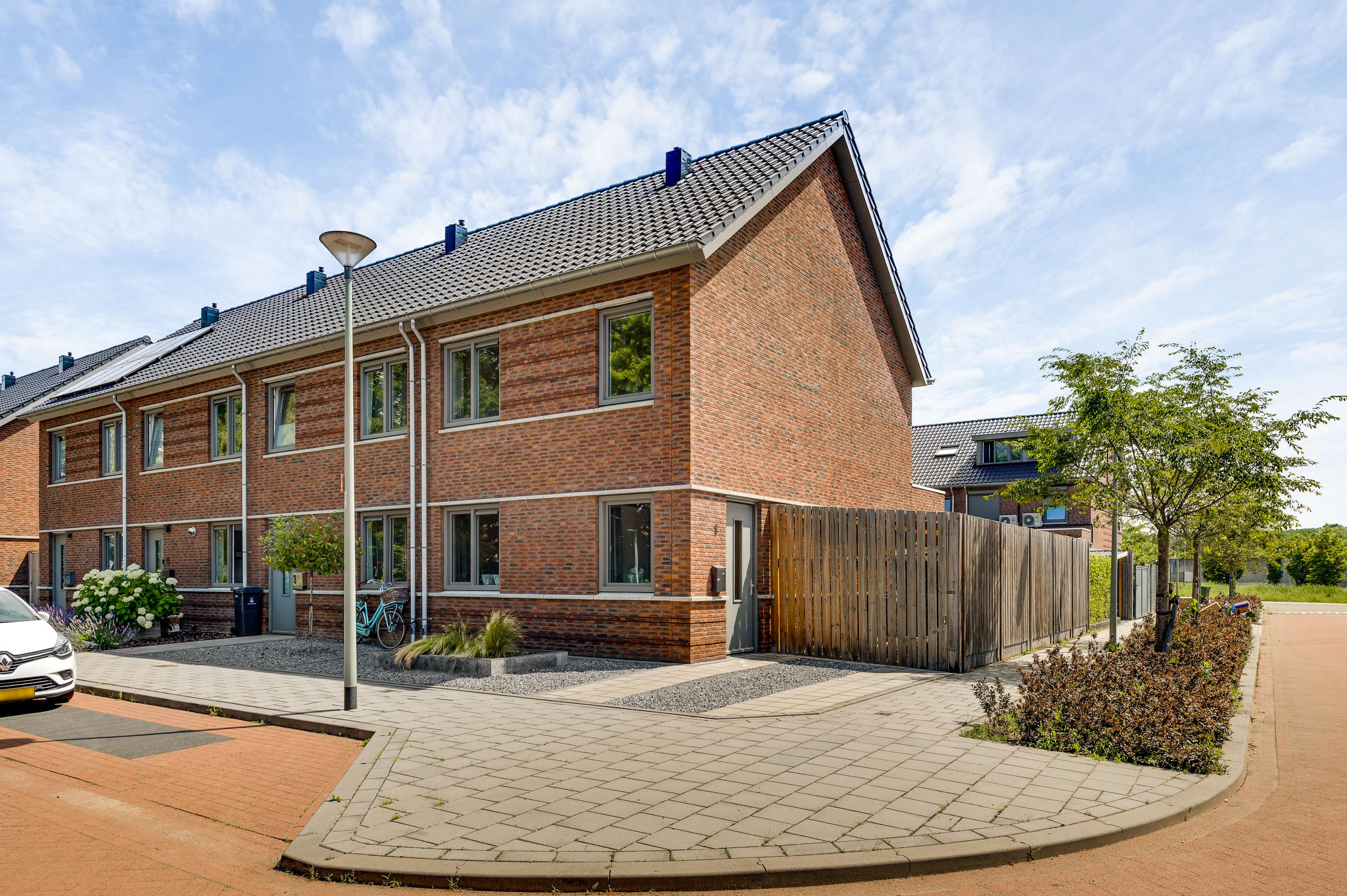 Huis Bernsteinstraat 1 in Roermond