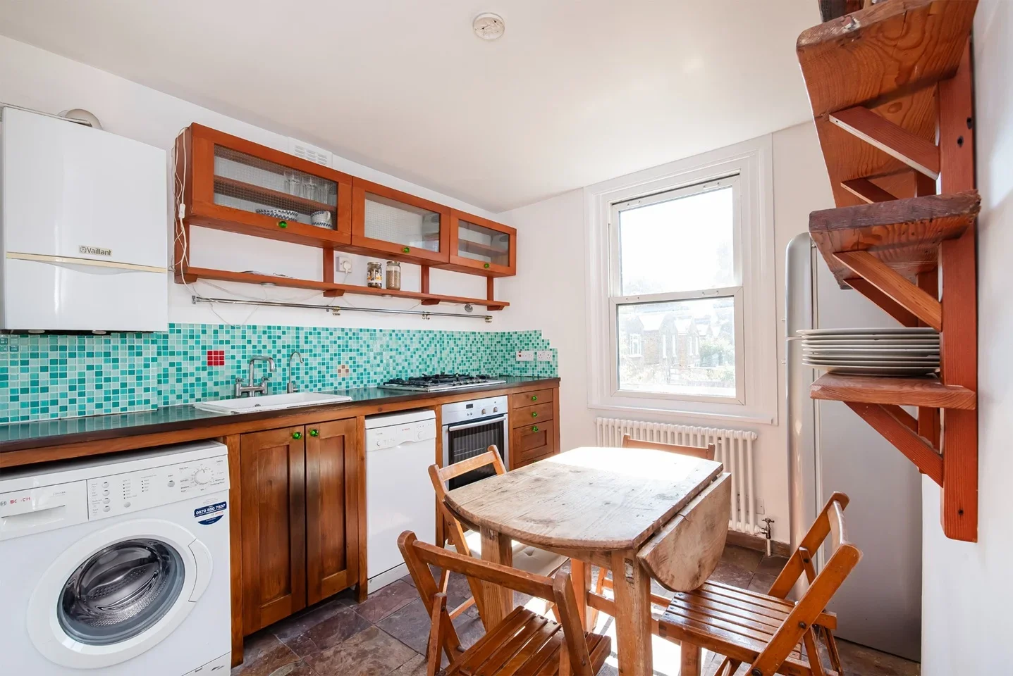 Flat Torbay Road in Greater London