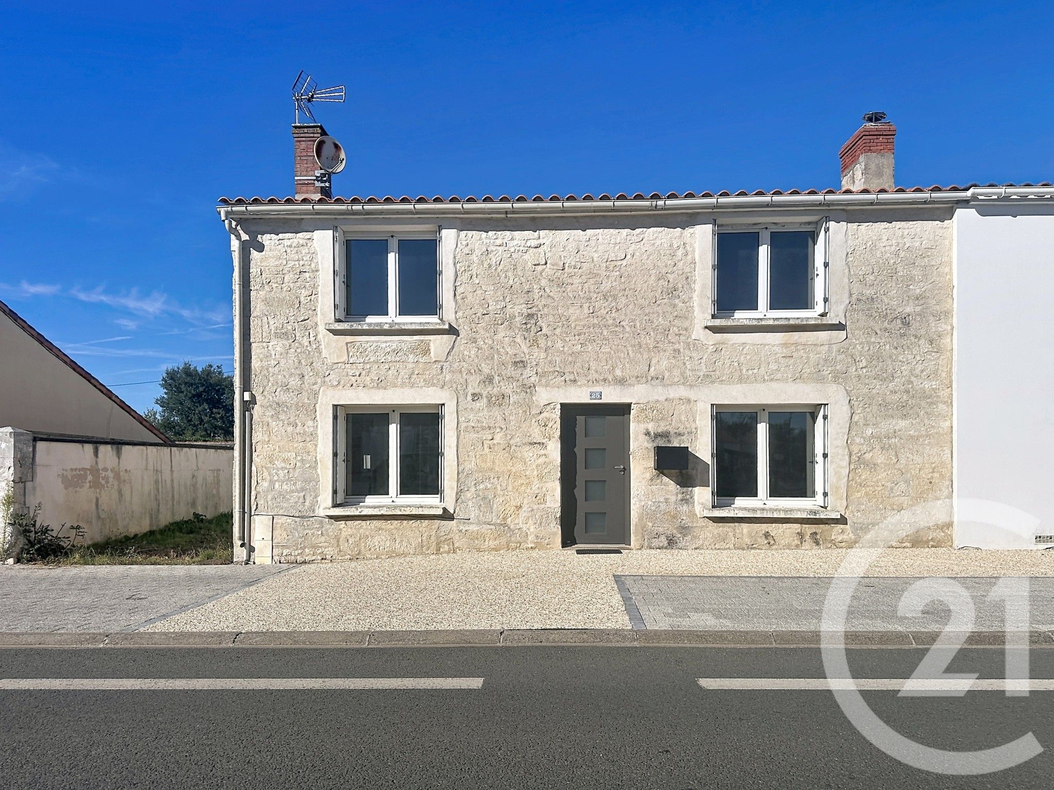 House Rue de la Chatelaine in Les Magnils-Reigniers