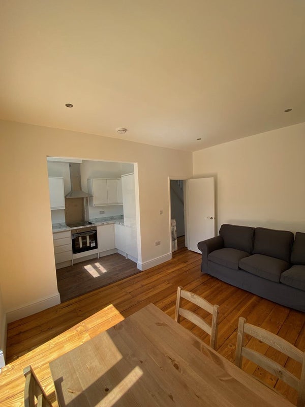 Room Avonvale Road in Bristol
