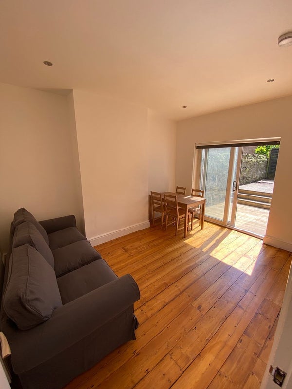 Room Avonvale Road in Bristol