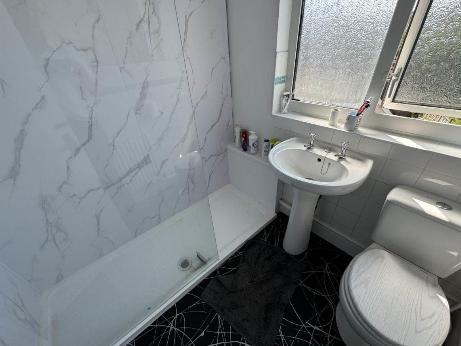 Room Cransley Crescent in Bristol