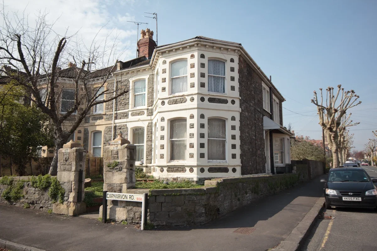 Flat Carnarvon Road in Bristol