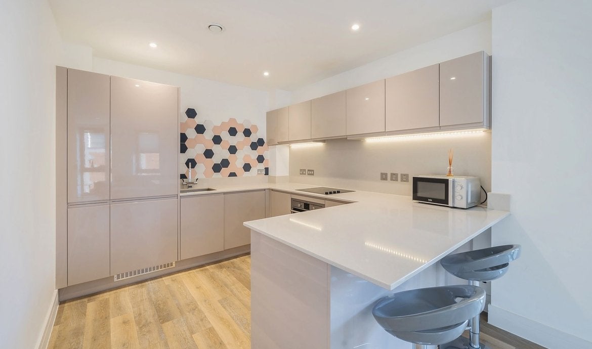 Flat Grange Walk in Greater London