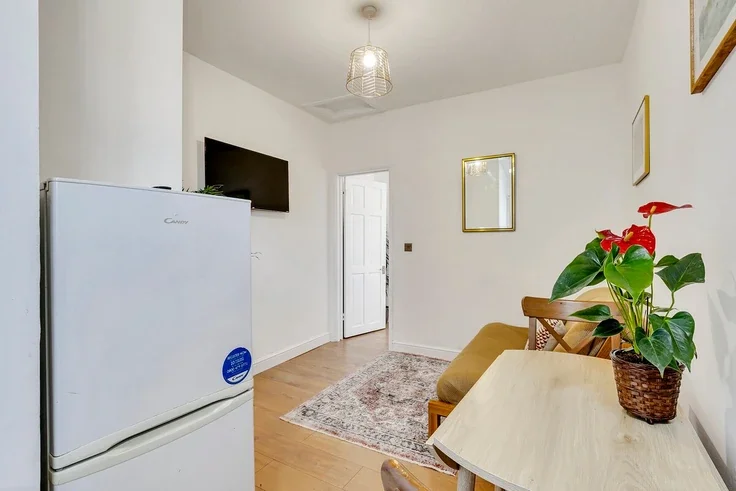 Flat Southey Road in Greater London