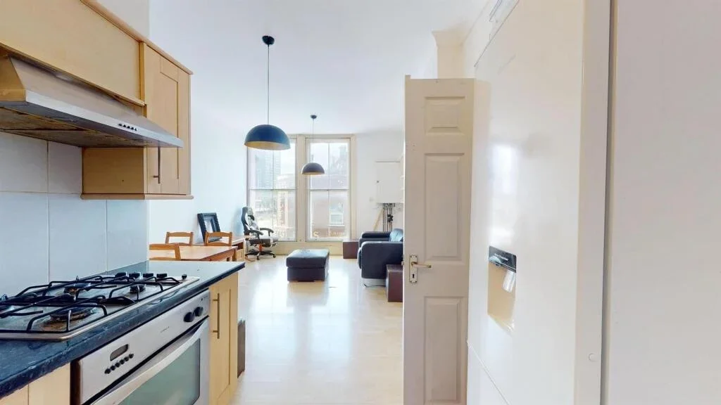 Flat Barking Road in Greater London