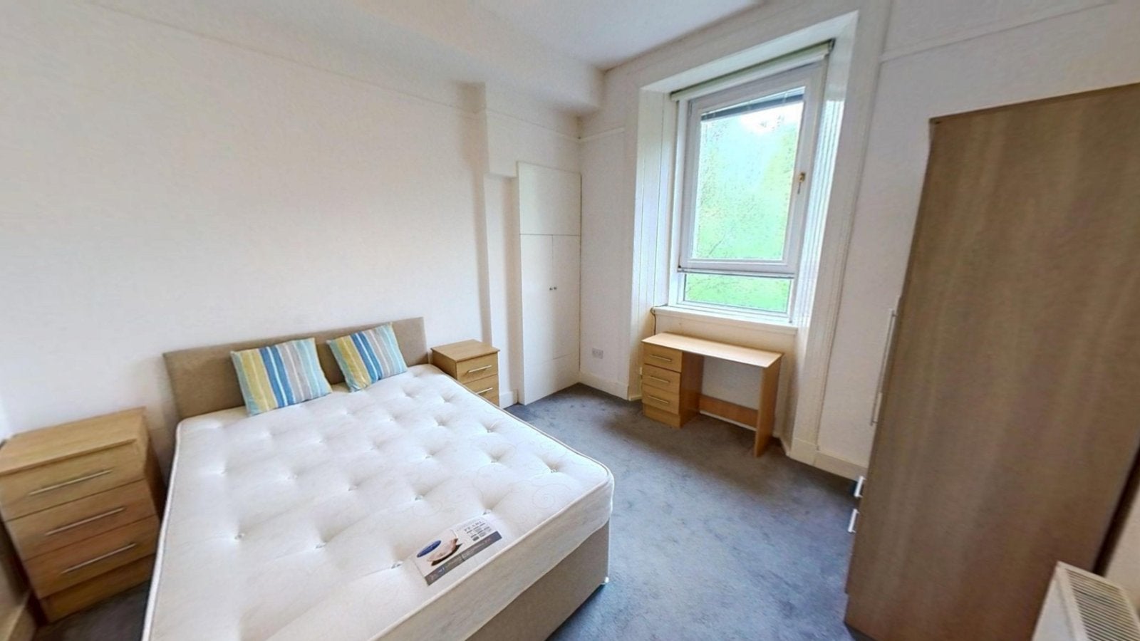 Flat Queen Margaret Drive in Glasgow