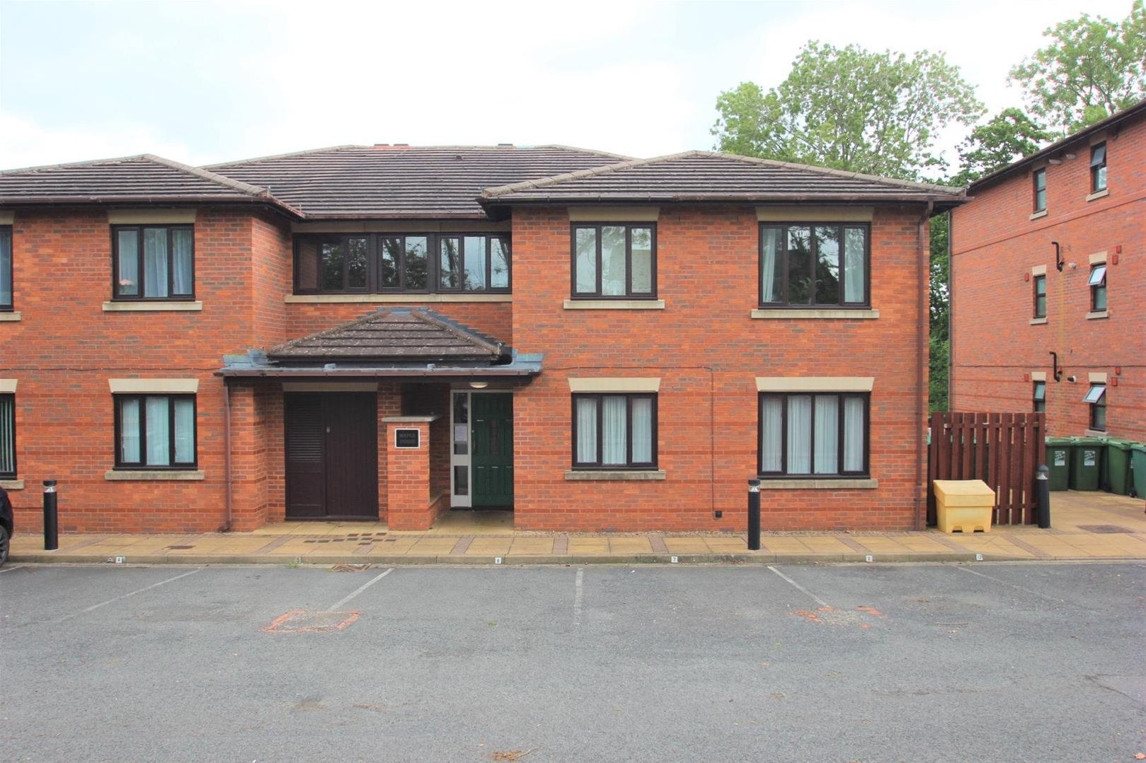 Flat Minworth Close in Redditch