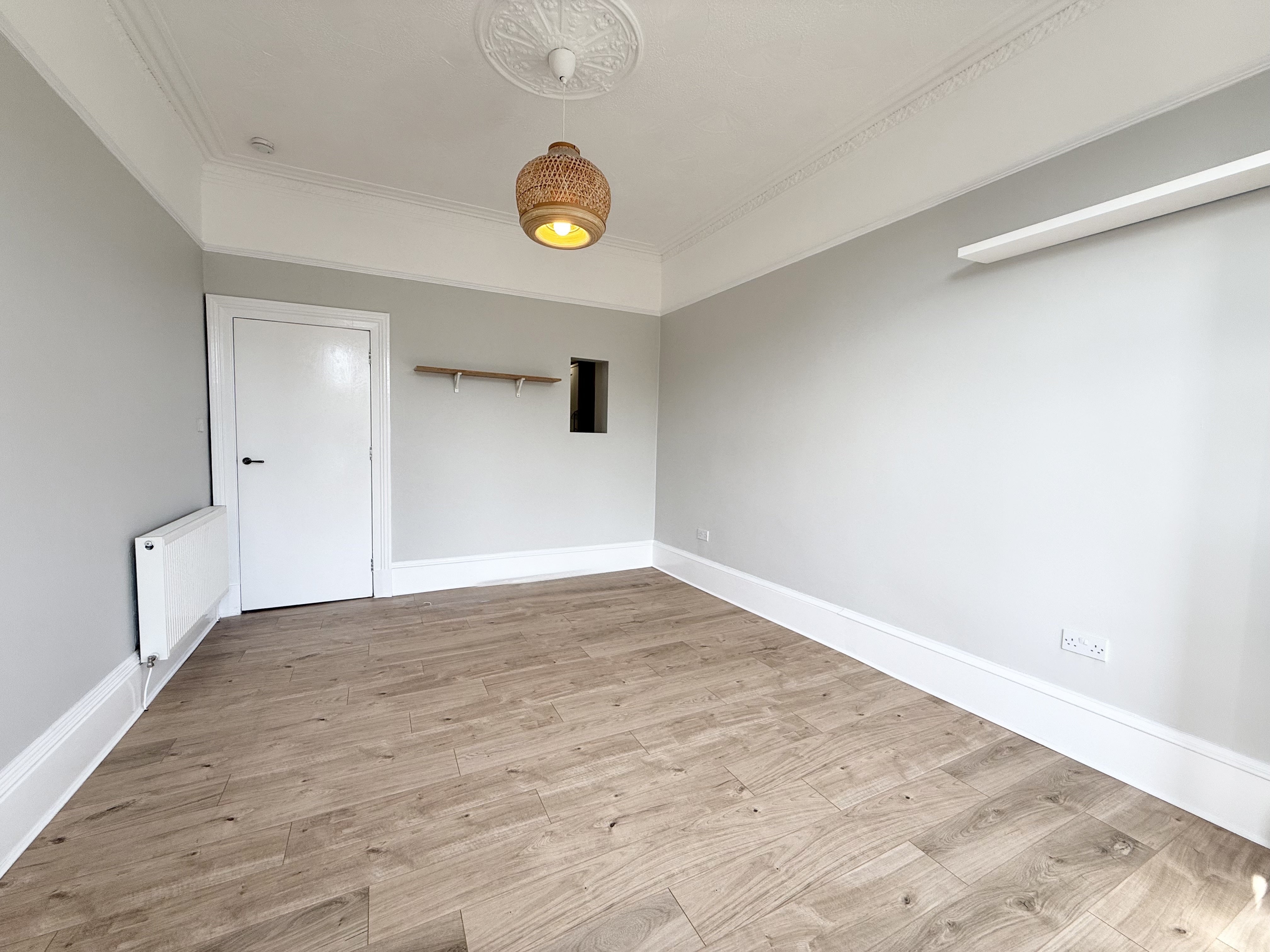 Flat Paisley Road West in Glasgow