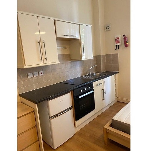 Flat Angell Road in Greater London