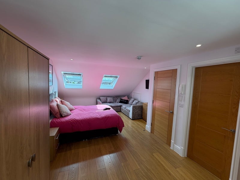 Room Wood Close in Greater London