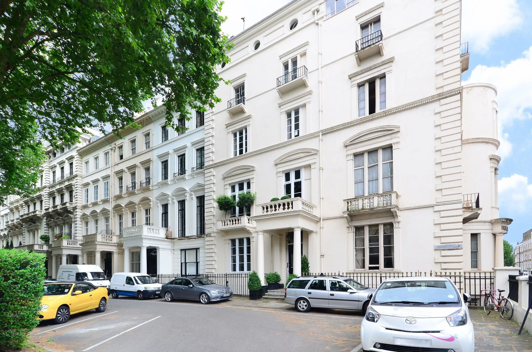Flat Gloucester Terrace in City of Westminster