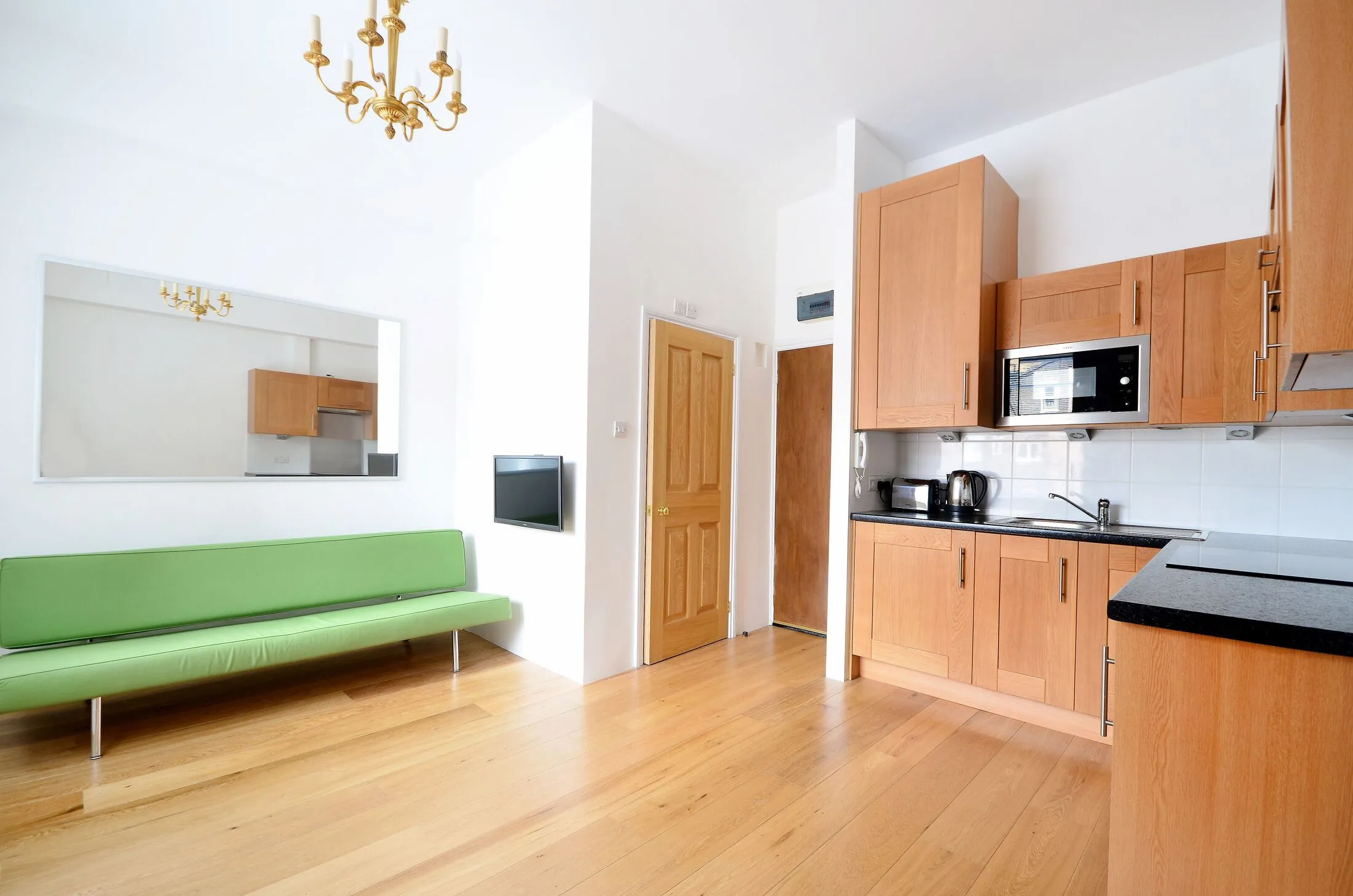Flat Gloucester Terrace in City of Westminster