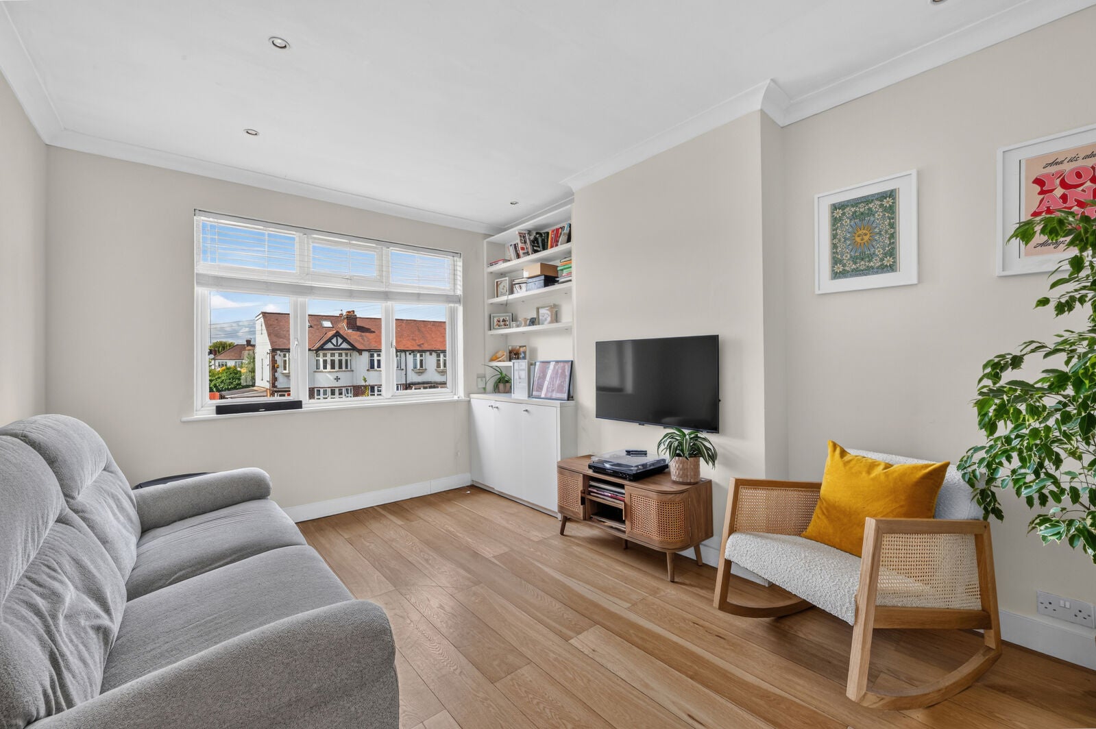 Flat Martin Way in Greater London
