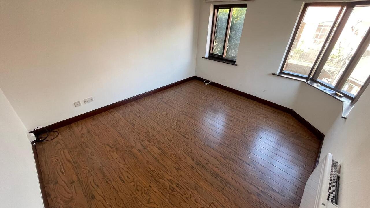 Flat Maypole Court in Wem