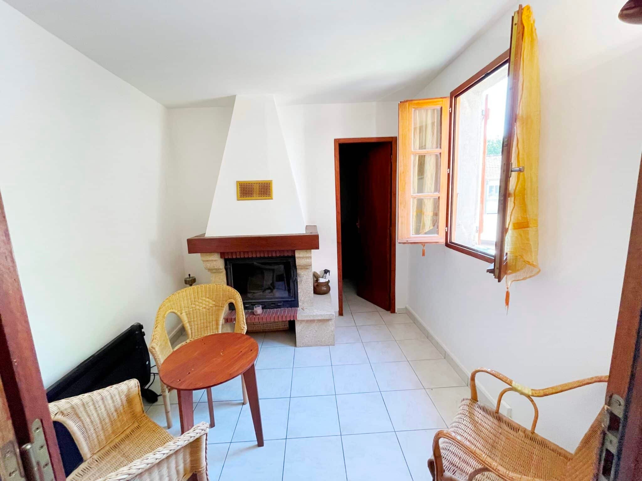 Appartement Rue Monseigneur Casanova à Corte