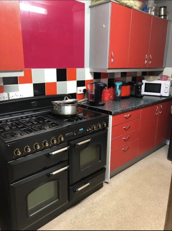Room Lanchester Way in Greater London