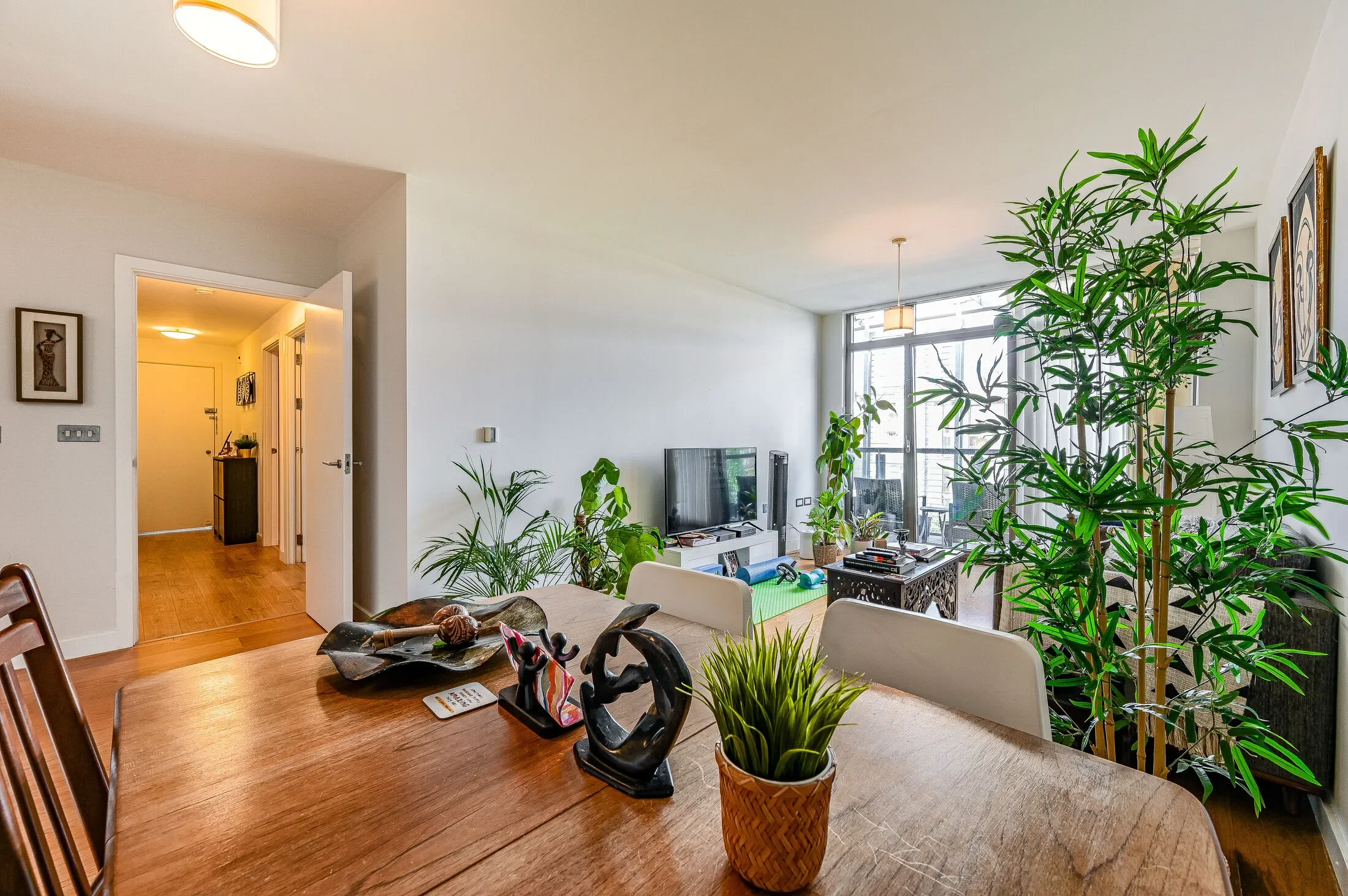 Flat Park Mews in Greater London