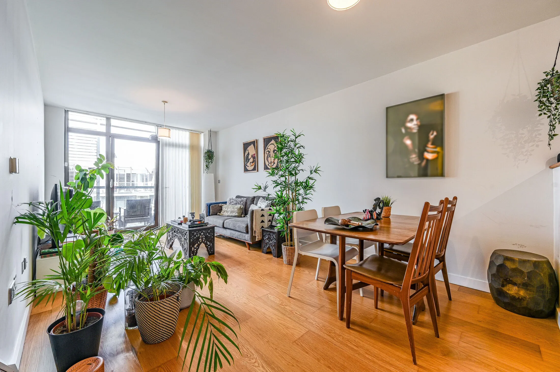 Flat Park Mews in Greater London