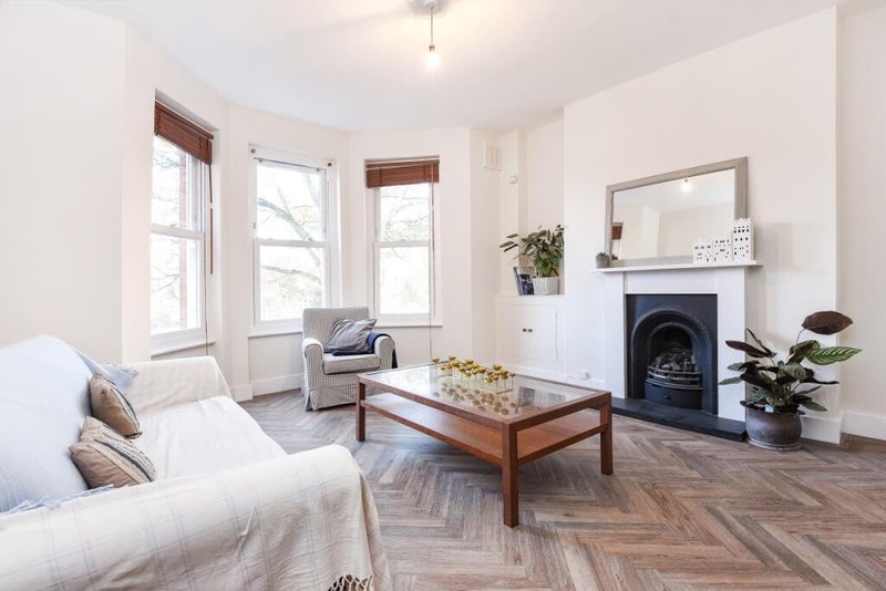 Room Elms Crescent in Greater London
