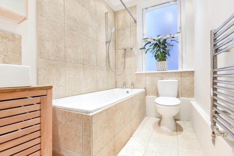 Room Elms Crescent in Greater London