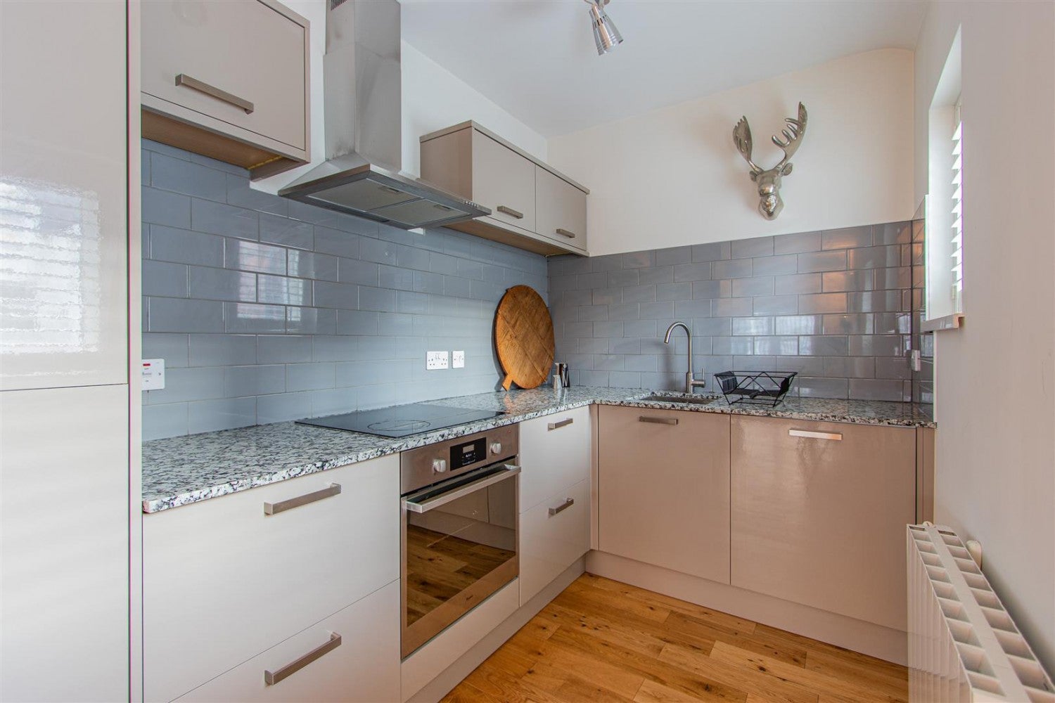 Flat Howard Terrace in Cardiff