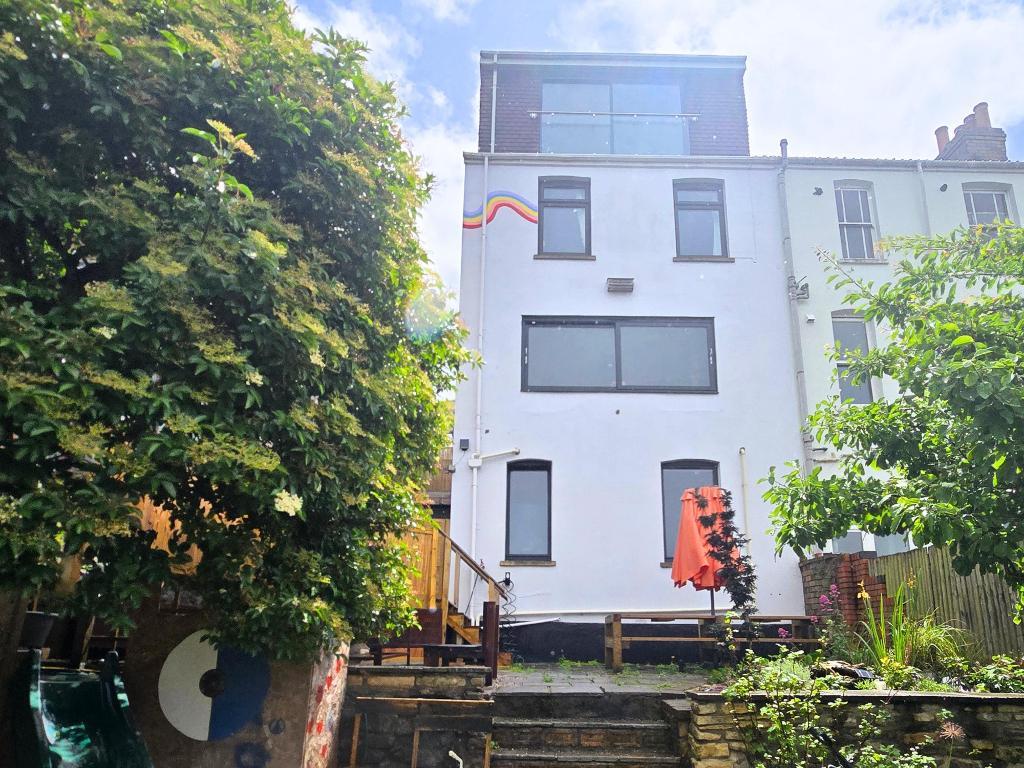 Room Knowle Road in Bristol