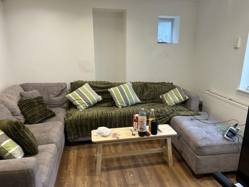 Room Wilmslow Road in Manchester