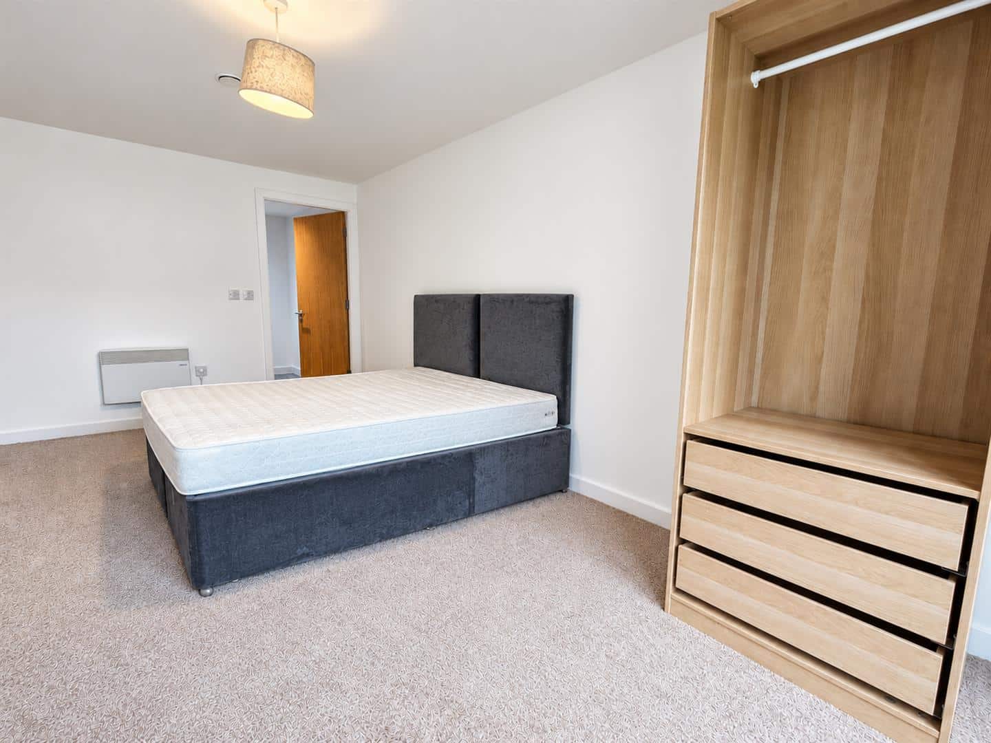 Flat Lydia Ann Street in Liverpool