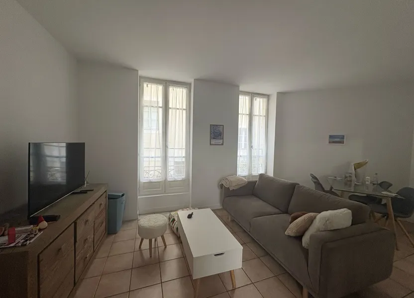Appartement Rue des Halles à Nîmes
