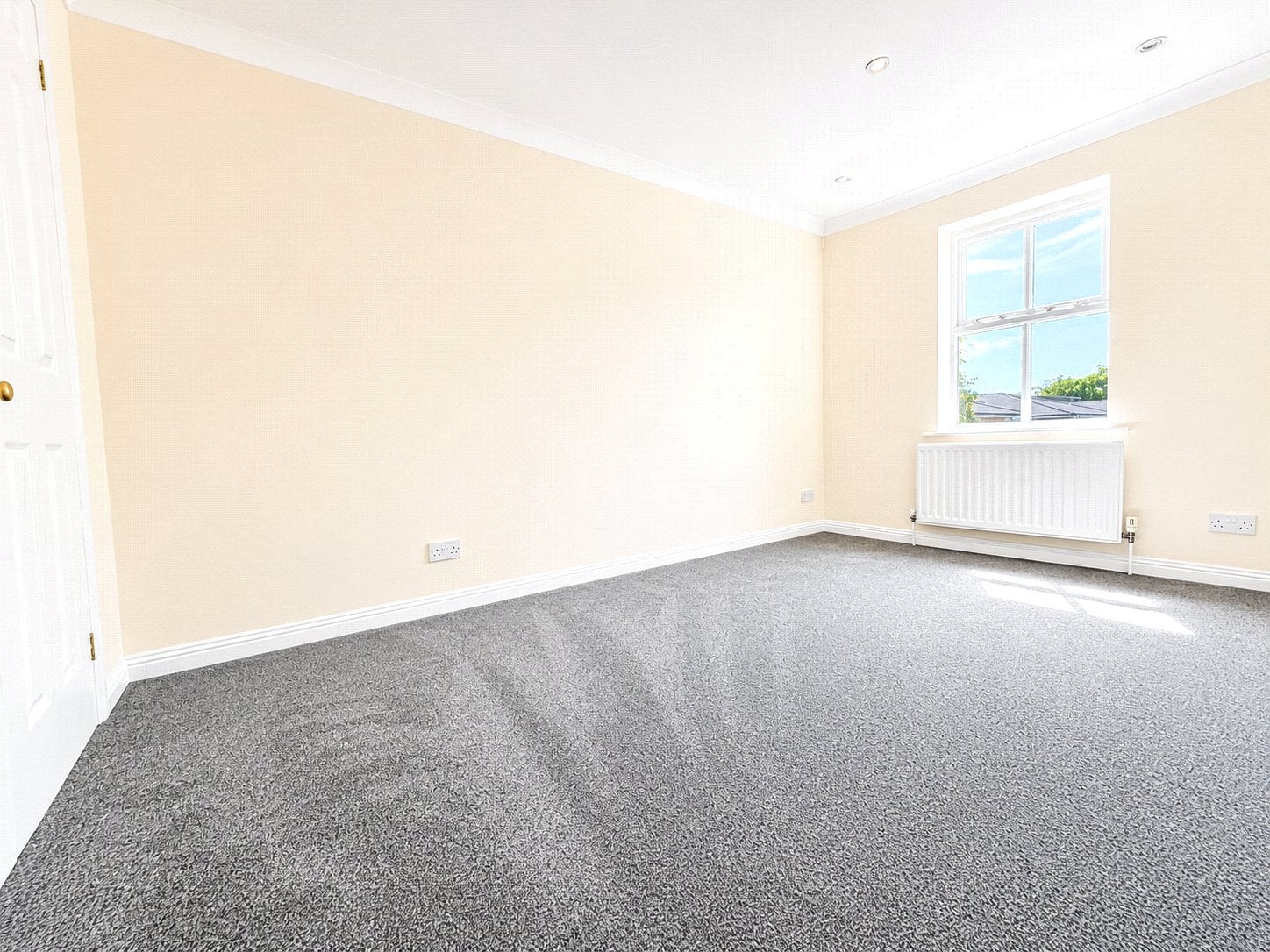 Flat Lullingstone Lane in Greater London