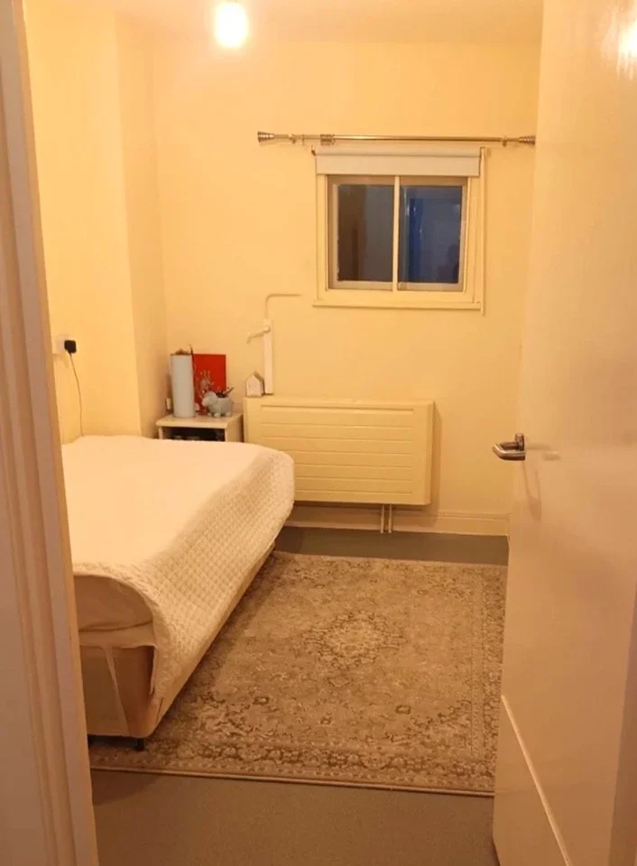 Room Lena Gardens in Greater London