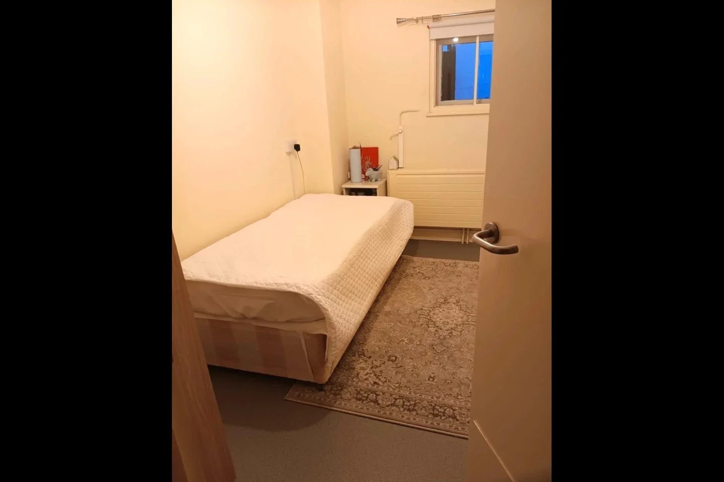 Room Lena Gardens in Greater London