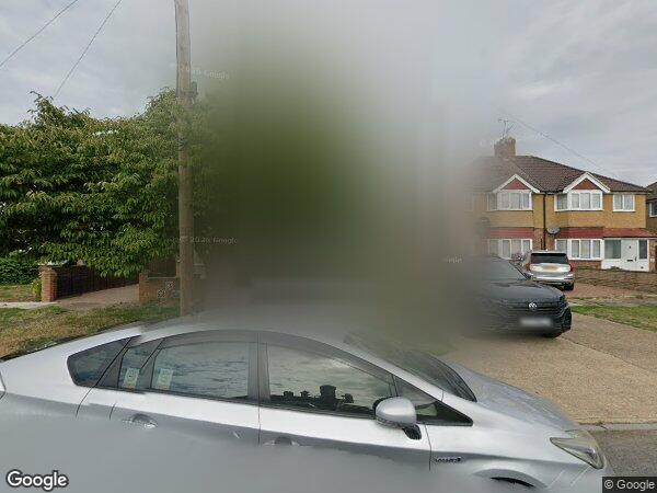Room Spinney Drive in Greater London