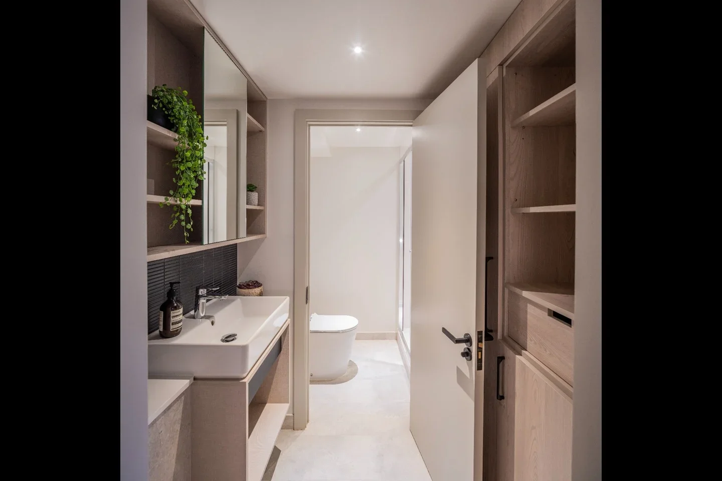 Flat Augustus Road in Greater London