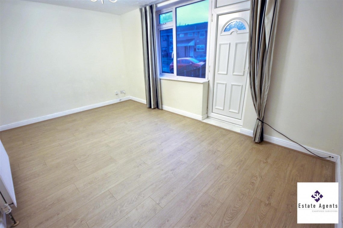 House Green Oak Crescent in Sheffield