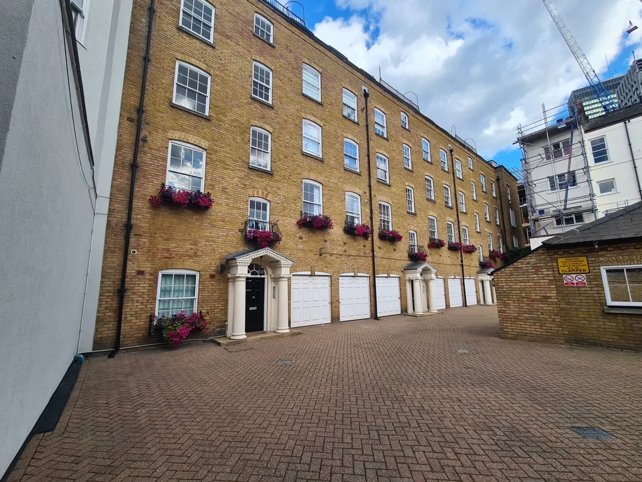 Flat Prince Regent Mews in Greater London