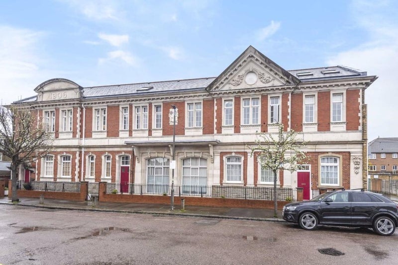 Room Burmester Road in Greater London
