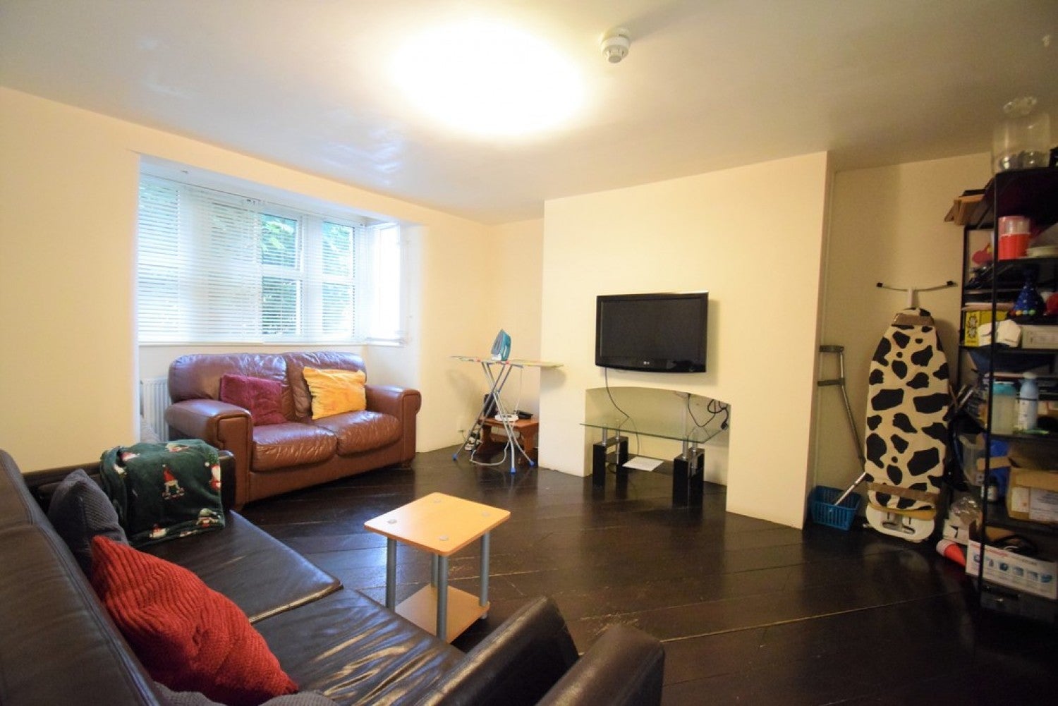 Room Alexandra Road in Bedford