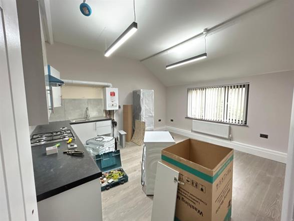 Flat Crendon Street in High Wycombe